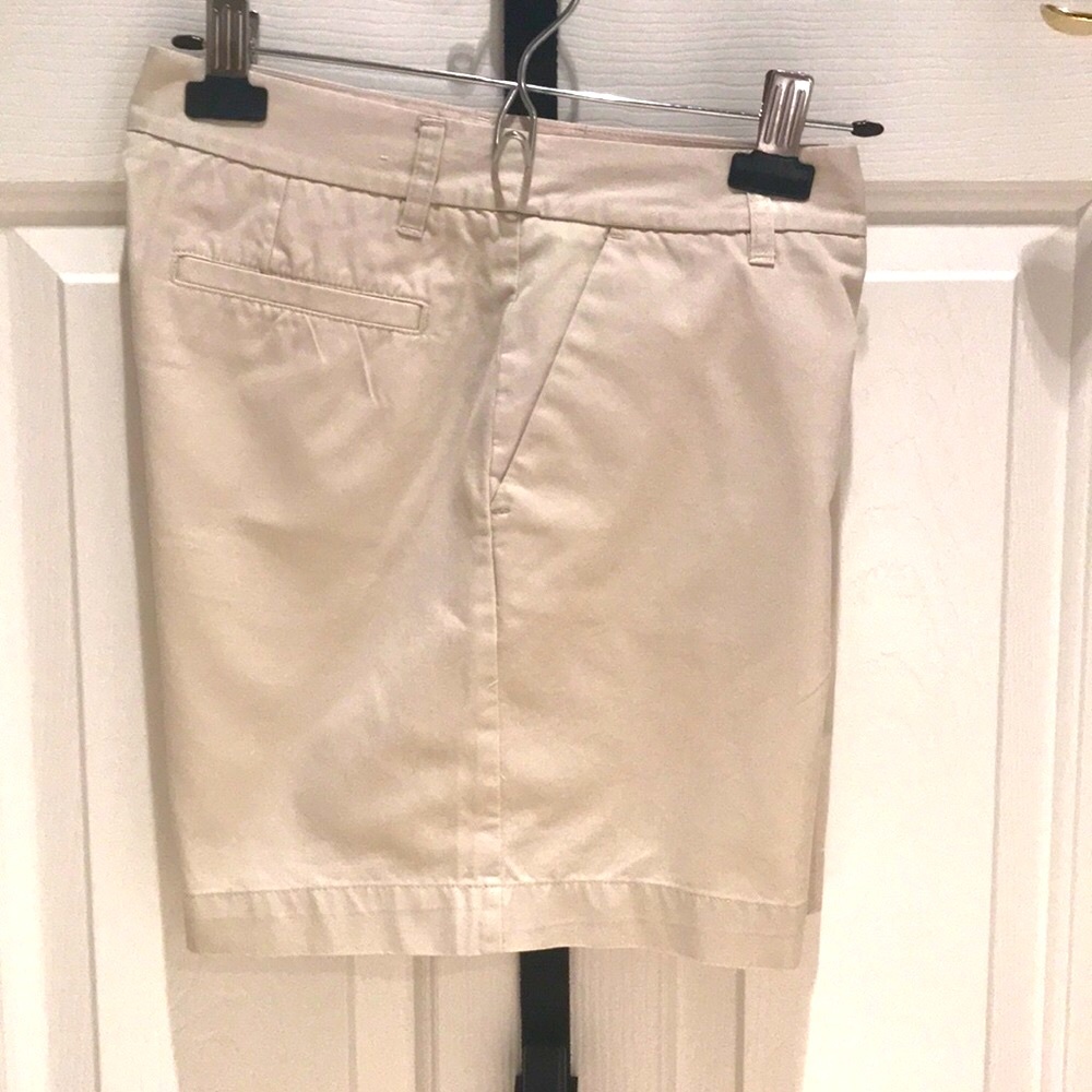 GAP shorts tan